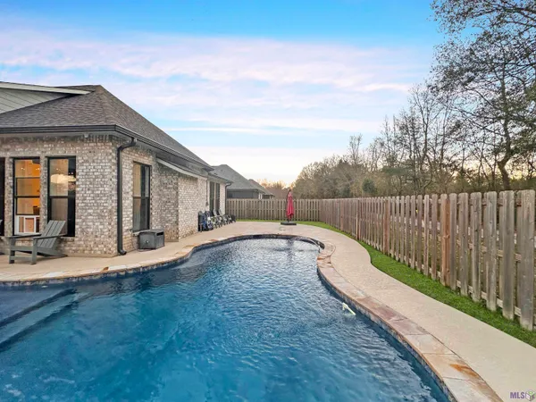 $529,800 | 1107 Camellia Way, Denham Springs, LA 70726