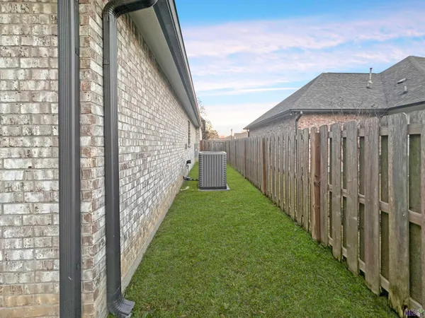 $529,800 | 1107 Camellia Way, Denham Springs, LA 70726
