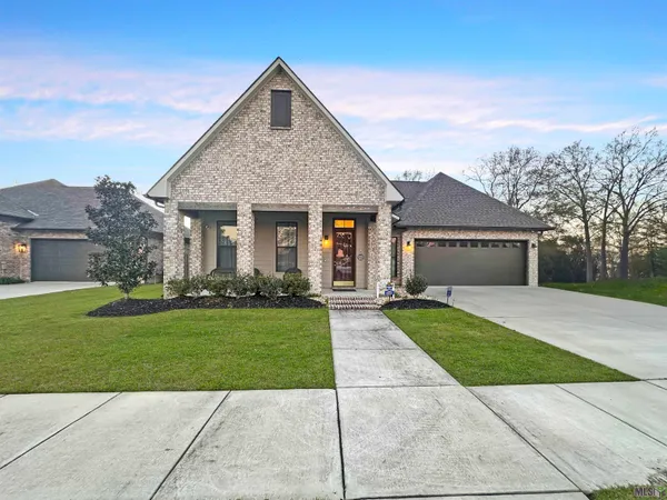 $549,000 | 1107 Camellia Way, Denham Springs, LA 70726