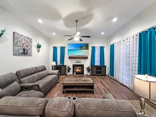 $624,900 | 1107 Camellia Way, Denham Springs, LA 70726