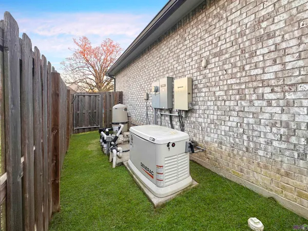$529,800 | 1107 Camellia Way, Denham Springs, LA 70726