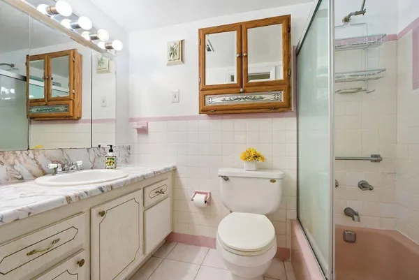 $1,600 | 1401 North 12th Court, Unit 11A, Hollywood, FL 33019