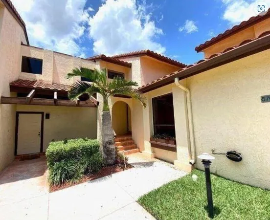 $2,900 | 5705 Fox Hollow Drive, Unit B, Boca Raton, FL 33486