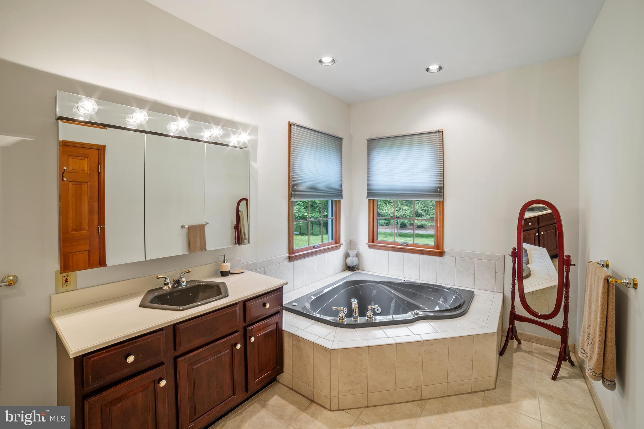 1640 Lower State Road Doylestown, PA 18901 - Photo 22 of 38 Gallery Image 22