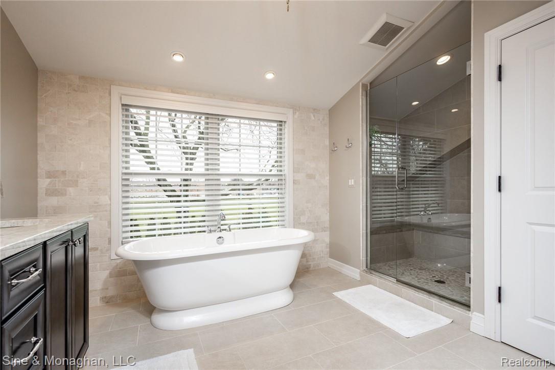 595 Ballantyne Road Grosse Pointe, MI 48236 - Photo 47 of 54 595 Ballantyne Master Bedroom Wet Area
