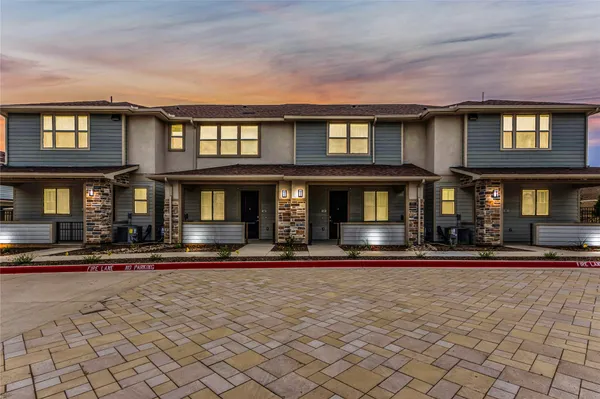 $2,440 | 5900-131 Highway 287 Frontage Road, Arlington, TX 76017