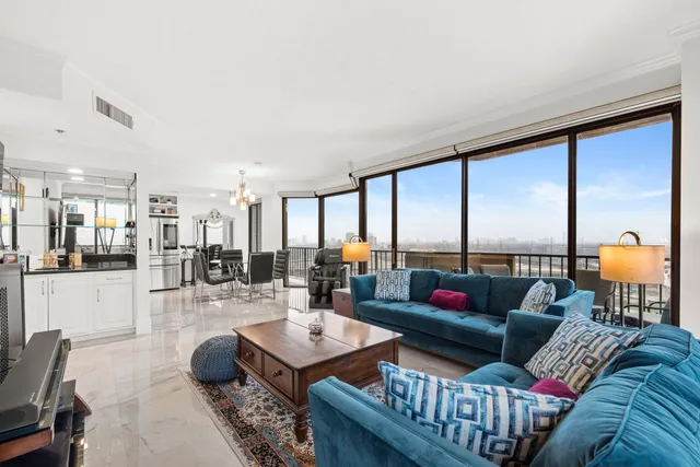 $299,900 | 3350 McCue Road, Unit 1901, Houston, TX 77056