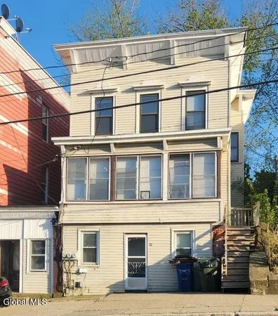 $1,000 | 70 Vliet Street, Unit 3, Cohoes, NY 12047