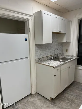$1,000 | 70 Vliet Street, Unit 3, Cohoes, NY 12047
