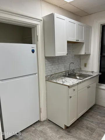 $1,000 | 70 Vliet Street, Unit 3, Cohoes, NY 12047