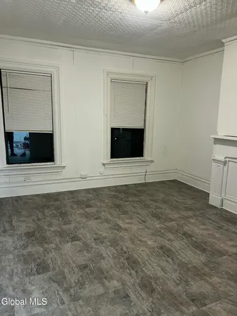 $1,000 | 70 Vliet Street, Unit 3, Cohoes, NY 12047