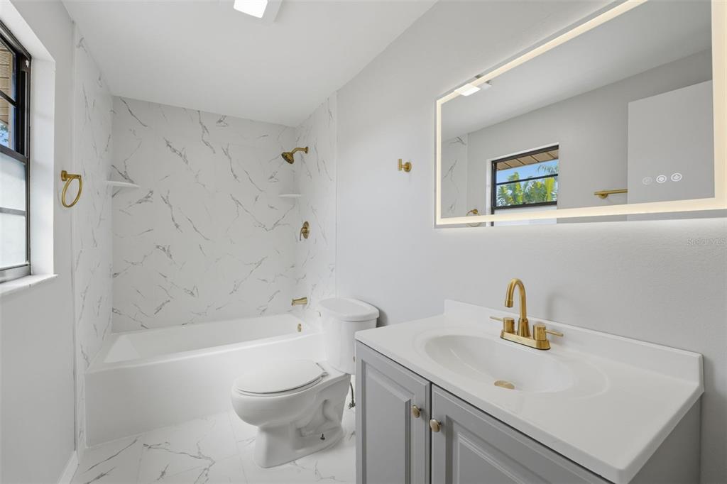 5328 Fox Run Road Sarasota, FL 34231 - Photo 15 of 27 Gallery Image 15