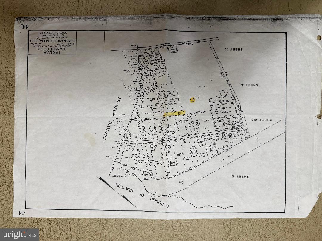 60 Spaulding Drive Monroeville, NJ 08343 - Photo 26 of 26 a picture of a bathroom with a shower