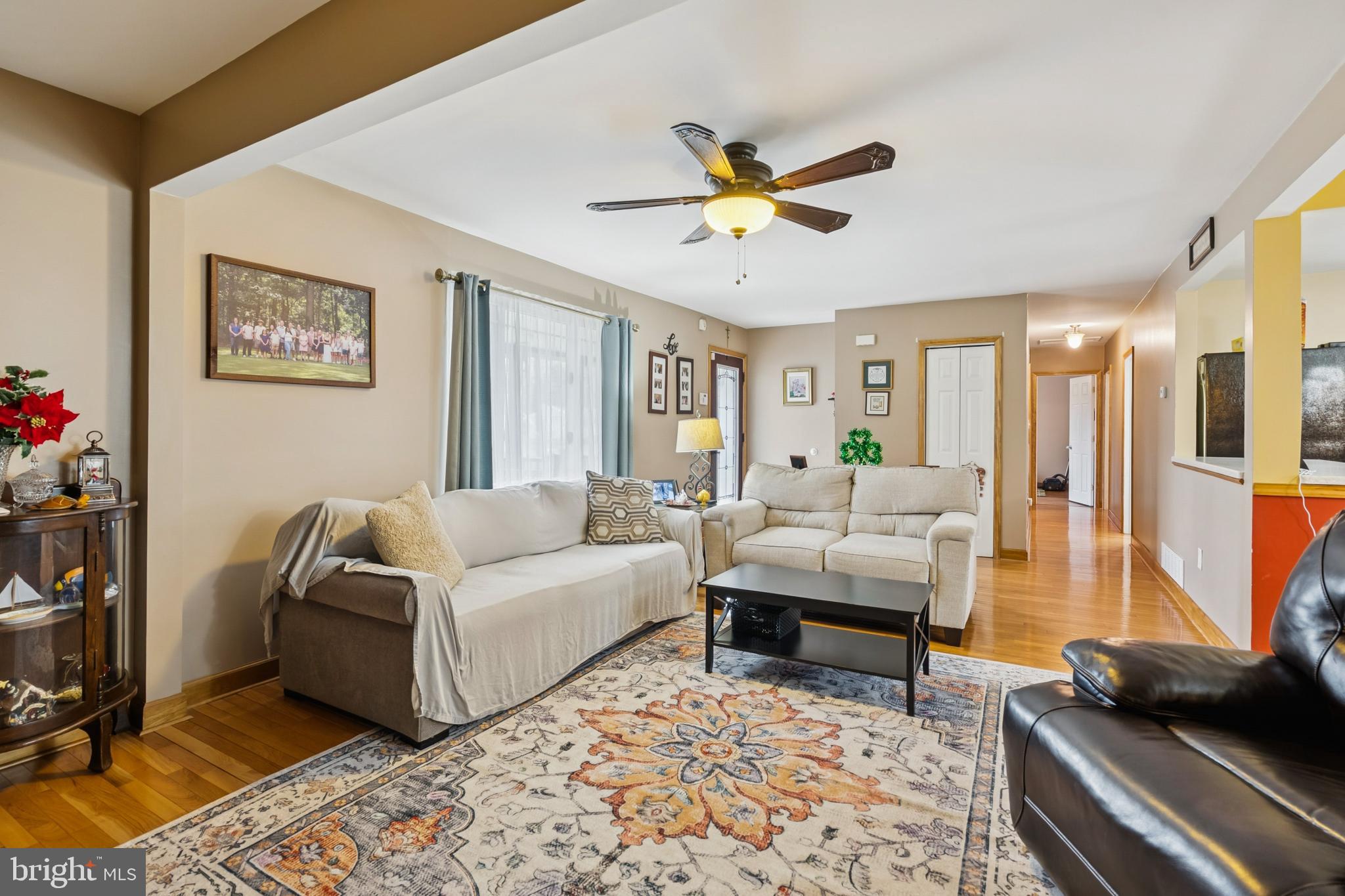 60 Spaulding Drive Monroeville, NJ 08343 - Photo 7 of 26 a living room with furniture and a rug