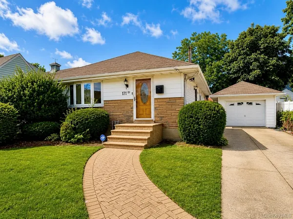 $599,999 | 171 Allen Street, Hempstead, NY 11550