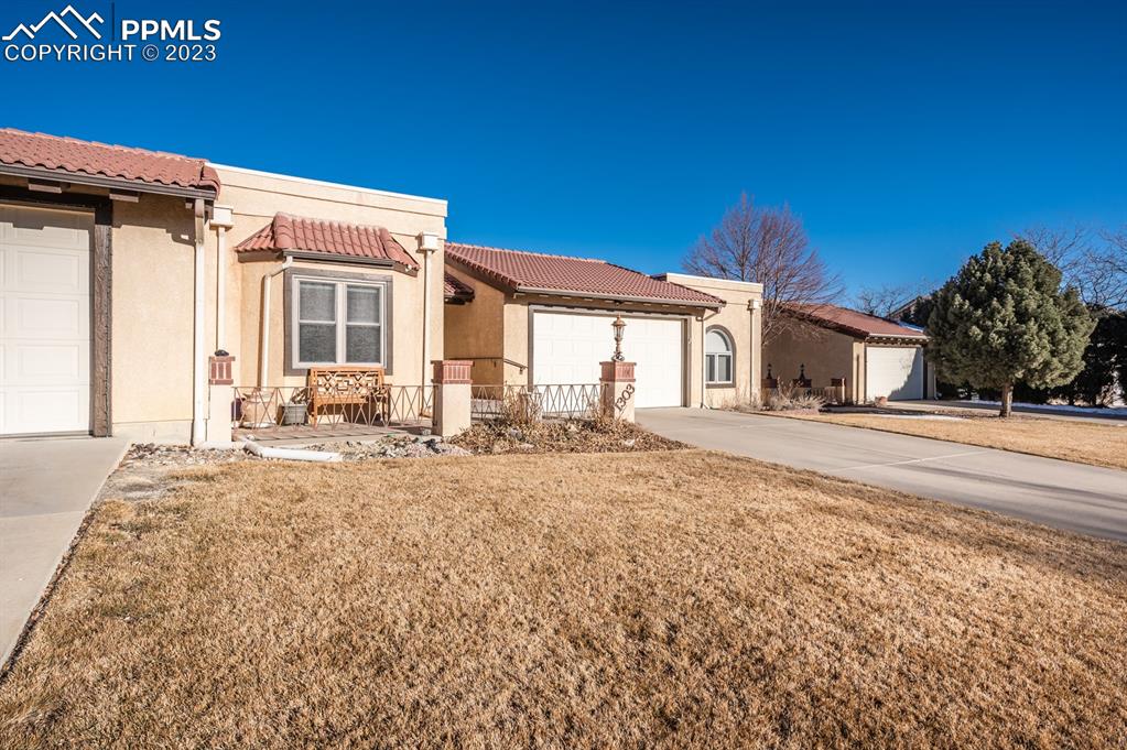 1303 Rancho Del Sol Pueblo, CO 81008 - Photo 2 of 36