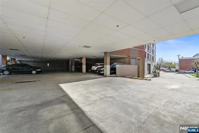 $2,250 | 310 Cliff Lane, Unit 3C, Cliffside Park, NJ 07010