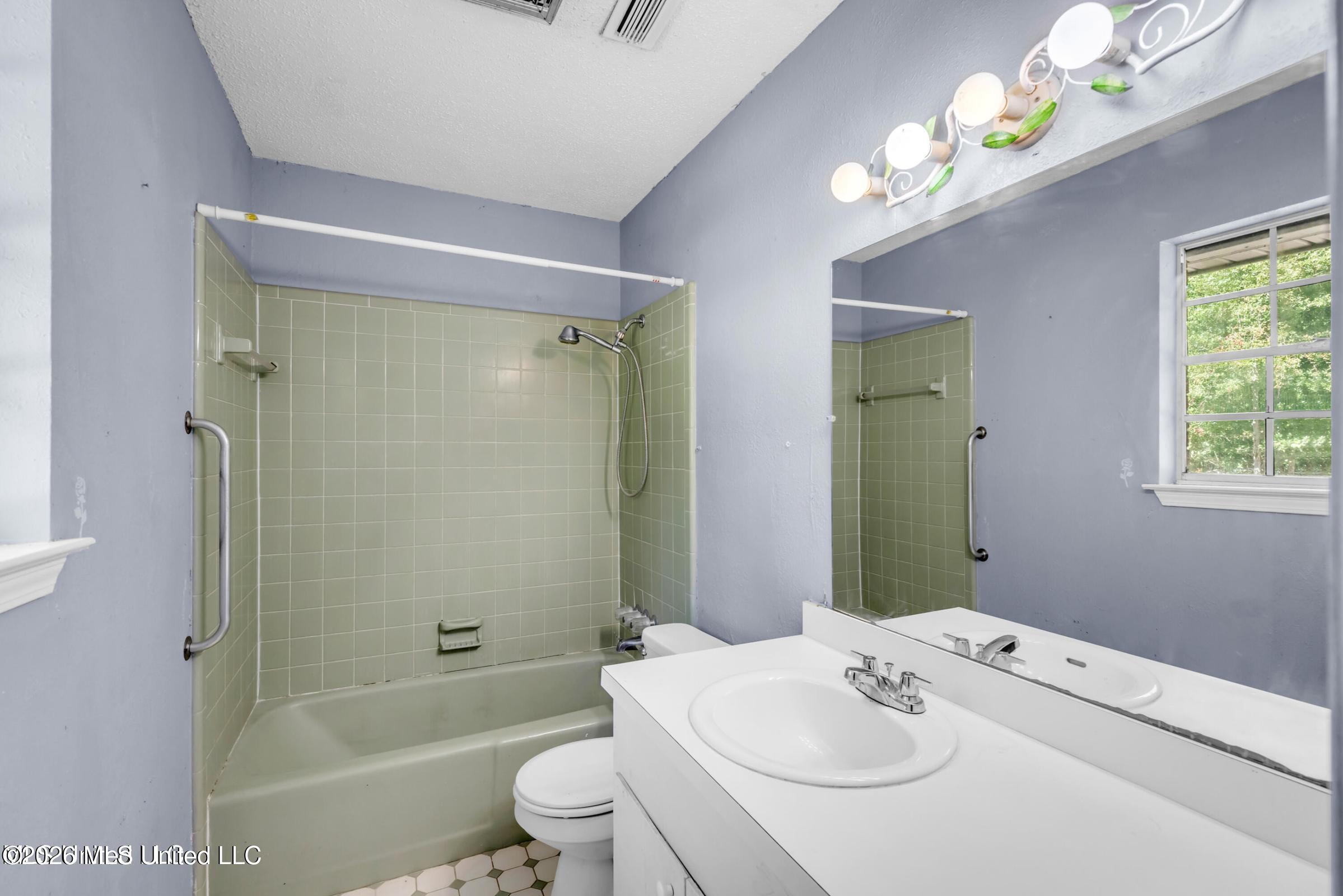 2530 Old Bay Road Biloxi, MS 39531 - Photo 17 of 23 oldbay17