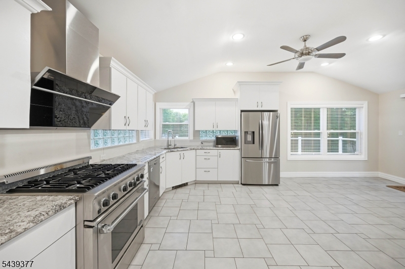 47 Crossbrook Road Livingston, NJ 07039 - Photo 10 of 35