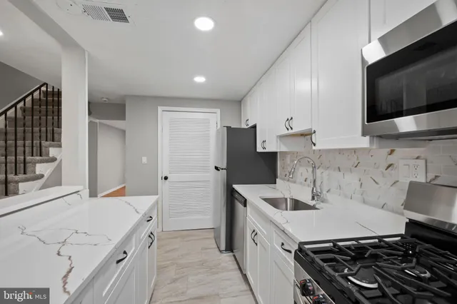 $207,900 | 1765 Dutch Village Drive, Unit L326, Landover, MD 20785