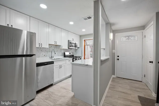 $207,900 | 1765 Dutch Village Drive, Unit L326, Landover, MD 20785