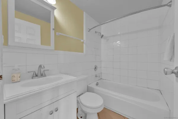 $699,700 | 805 Avenida Taxco, Vista, CA 92084