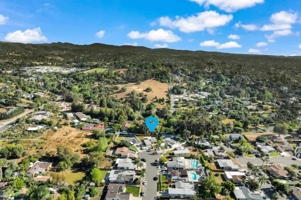 $699,700 | 805 Avenida Taxco, Vista, CA 92084