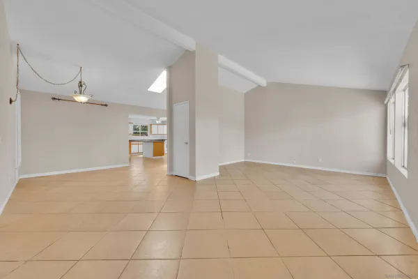 $699,700 | 805 Avenida Taxco, Vista, CA 92084