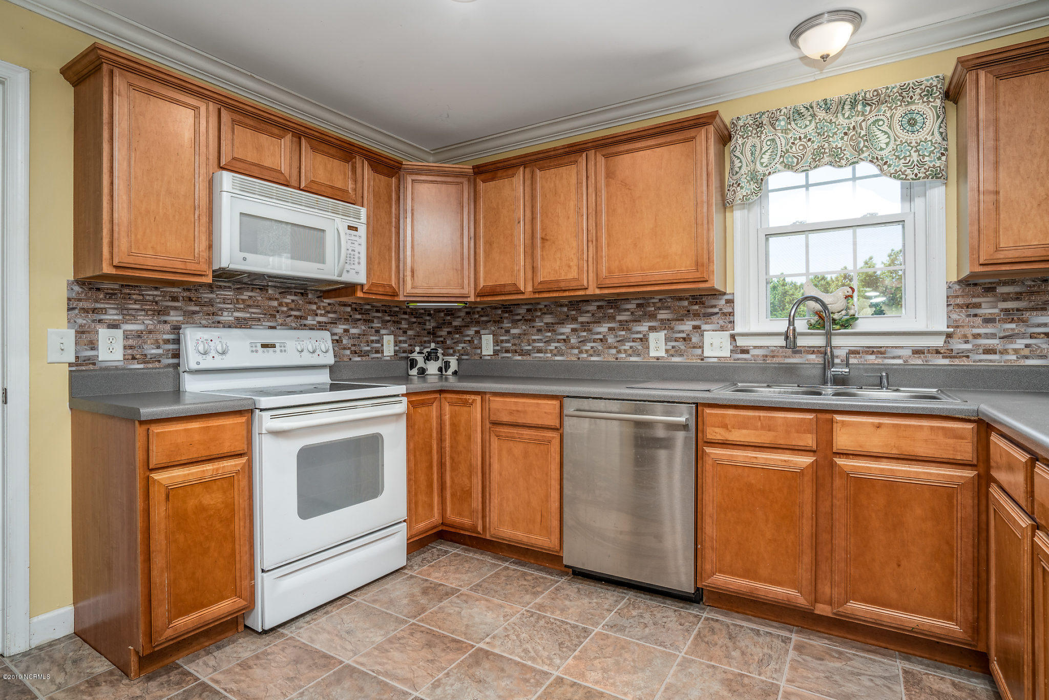 219 R Hawkins Road Whitakers, NC 27891 - Photo 7 of 31 007-291RHawkinsRd-Whitakers-NC-27891-sma