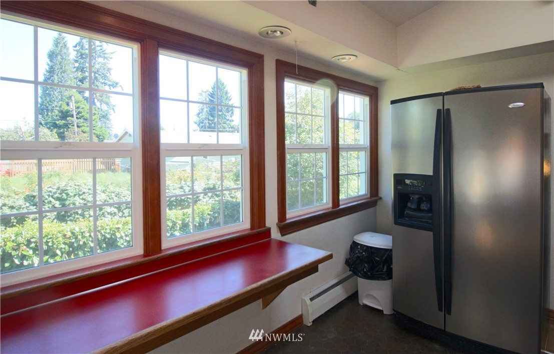 752 Duvall Place Northeast Renton, WA 98059 - Photo 8 of 20