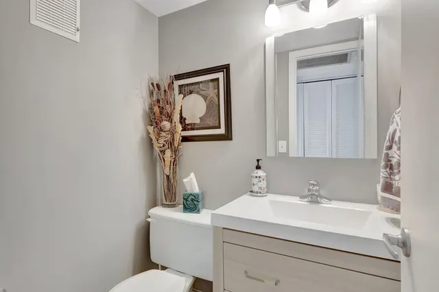 $153,000 | 2051 Cambridge C, Deerfield Beach, FL 33442