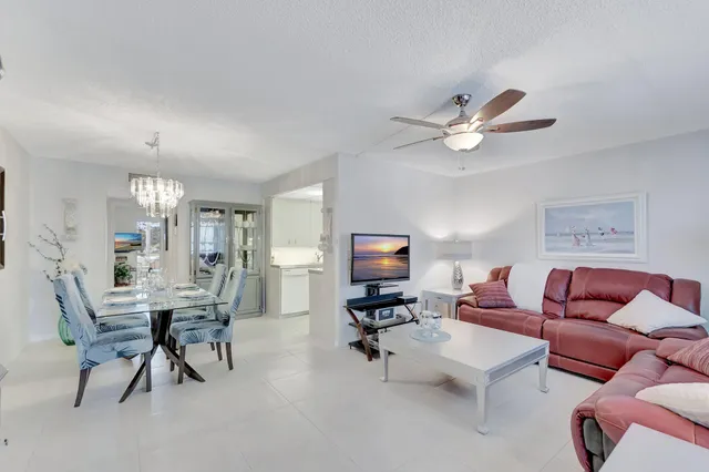$153,000 | 2051 Cambridge C, Deerfield Beach, FL 33442
