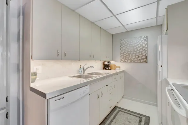 $153,000 | 2051 Cambridge C, Deerfield Beach, FL 33442