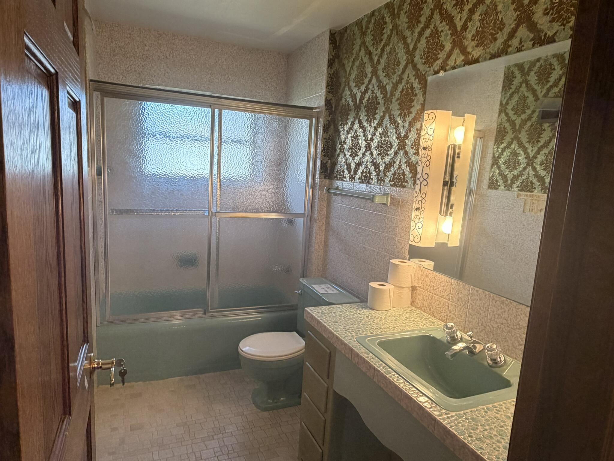 170 North Rolland Road Brookfield, WI 53005 - Photo 22 of 24 Full Bathroom