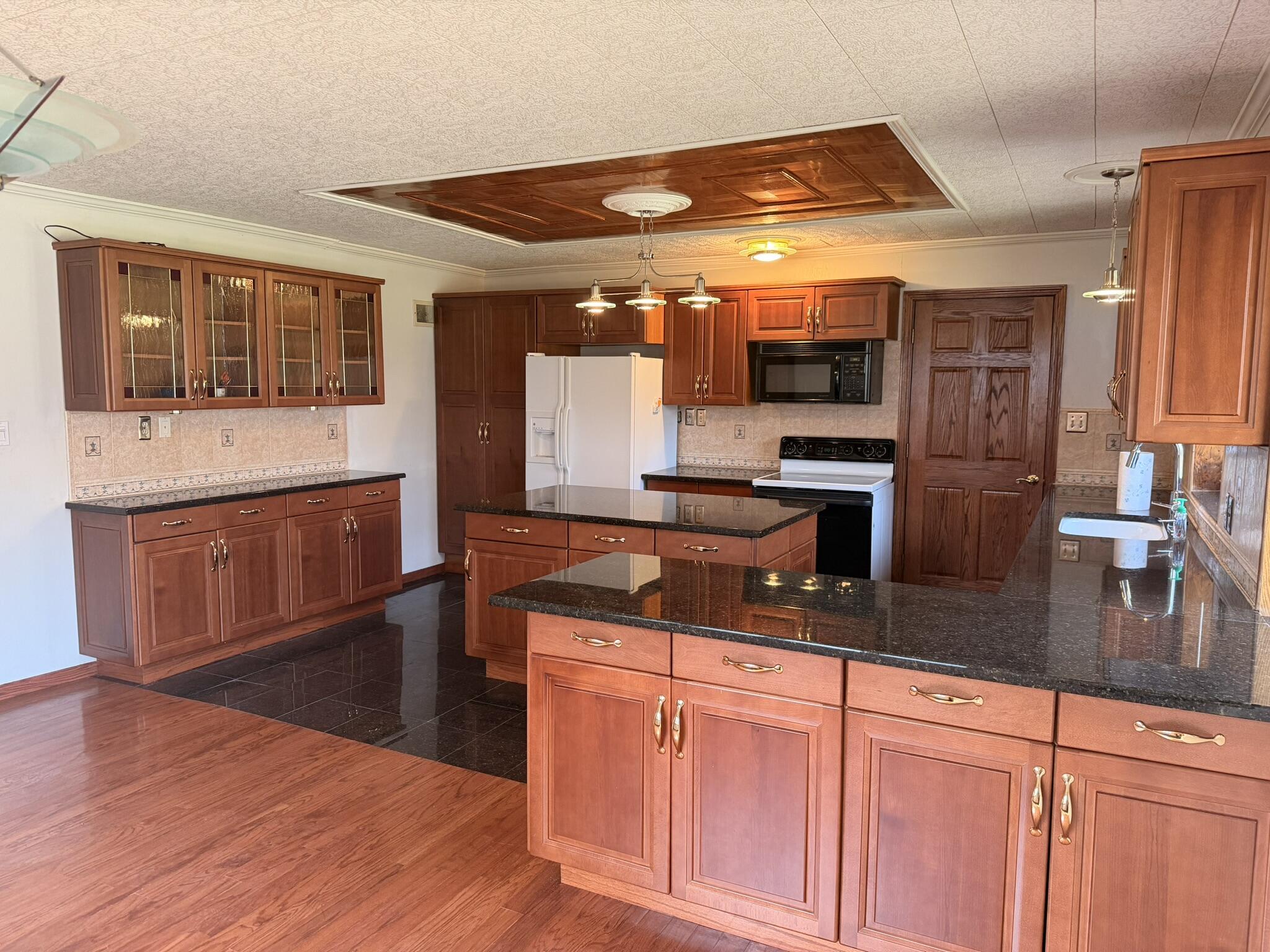 170 North Rolland Road Brookfield, WI 53005 - Photo 10 of 24 Kitchen