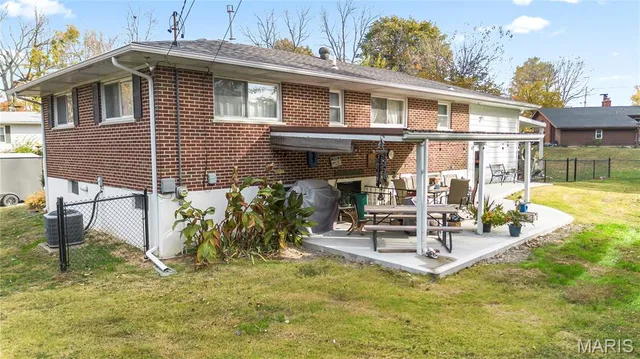 $159,500 | 6106 Warren Drive, Belleville, IL 62223