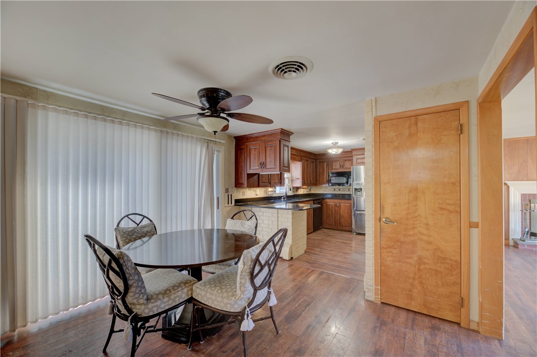 16 Randall Street Smithfield, RI 02828 - Photo 12 of 33