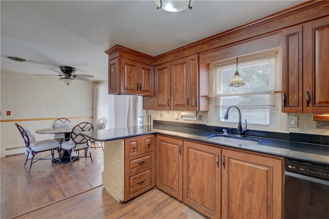 16 Randall Street Smithfield, RI 02828 - Photo 13 of 33