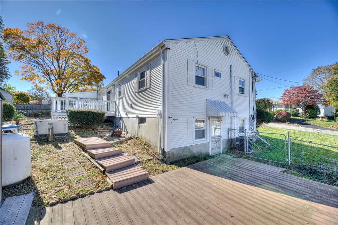 16 Randall Street Smithfield, RI 02828 - Photo 25 of 33