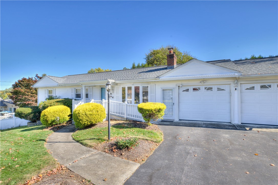 16 Randall Street Smithfield, RI 02828 - Photo 4 of 33