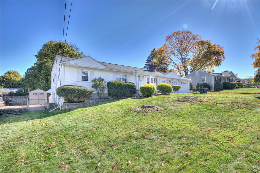 16 Randall Street Smithfield, RI 02828 - Photo 7 of 33