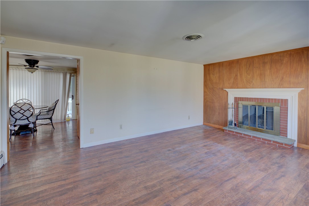 16 Randall Street Smithfield, RI 02828 - Photo 9 of 33