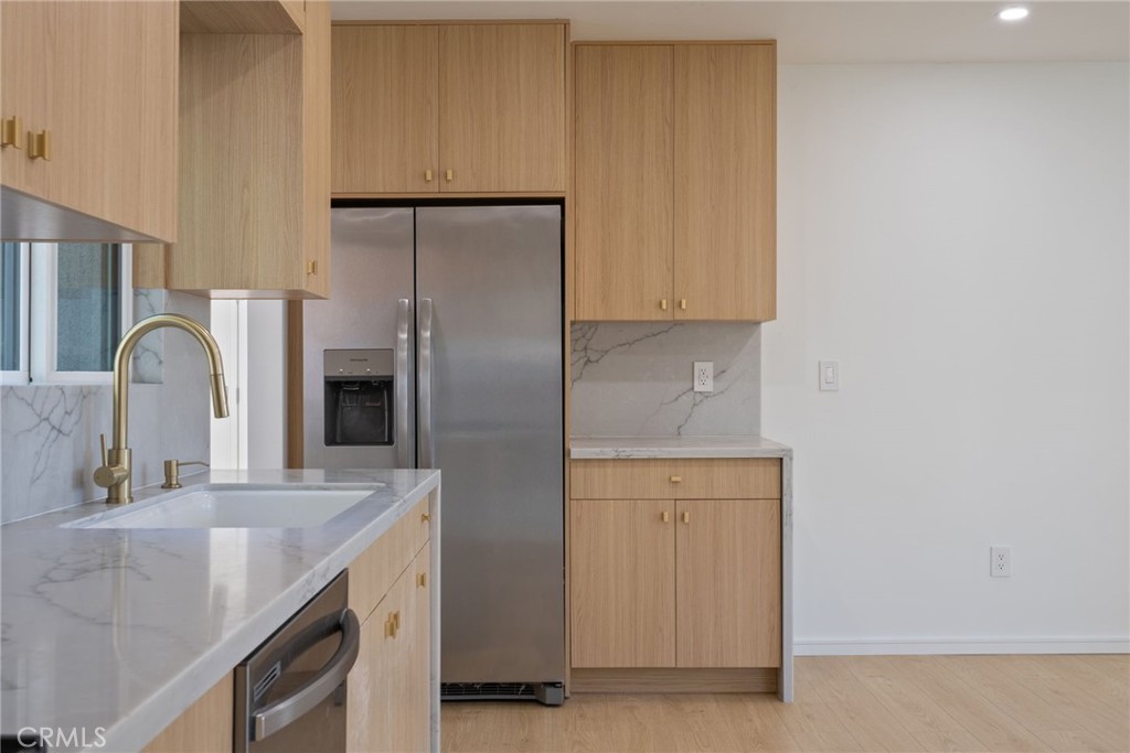 4868 La Roda Avenue Los Angeles, CA 90041 - Photo 7 of 26