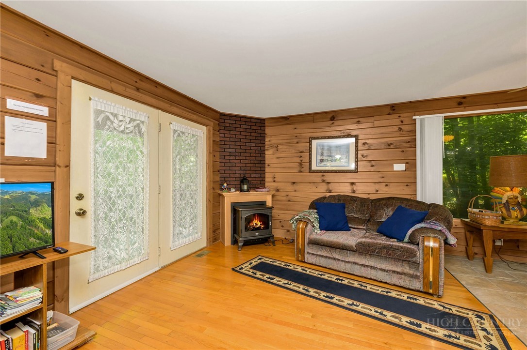 4194 Huckleberry Ridge Road Crumpler, NC 28617 - Photo 8 of 28 Gallery Image 8