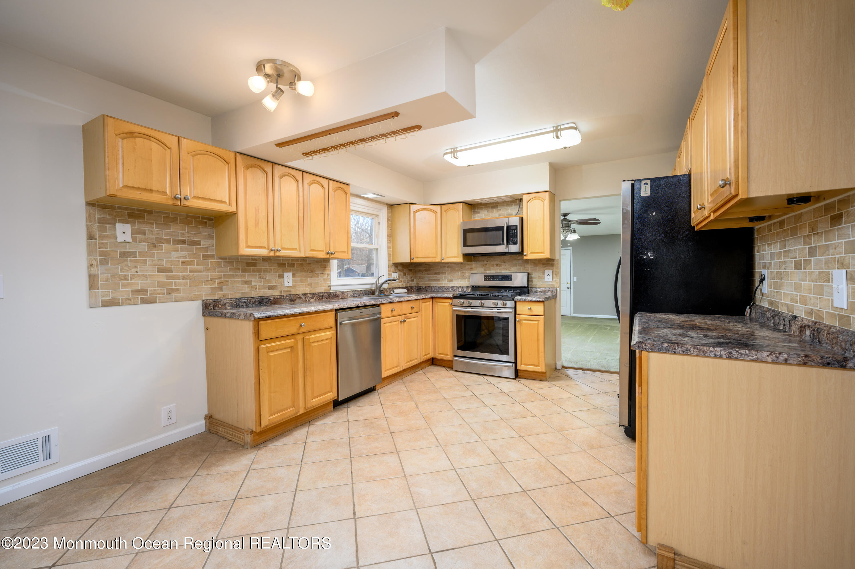 61 Butterfly Road Jackson, NJ 08527 - Photo 13 of 27 61 Butterfly Rd-12