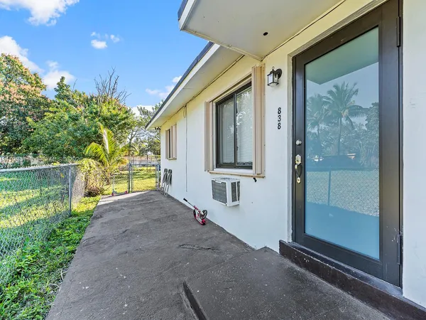 $2,250 | 836 Northwest 98th Street, Unit 838, Miami, FL 33150