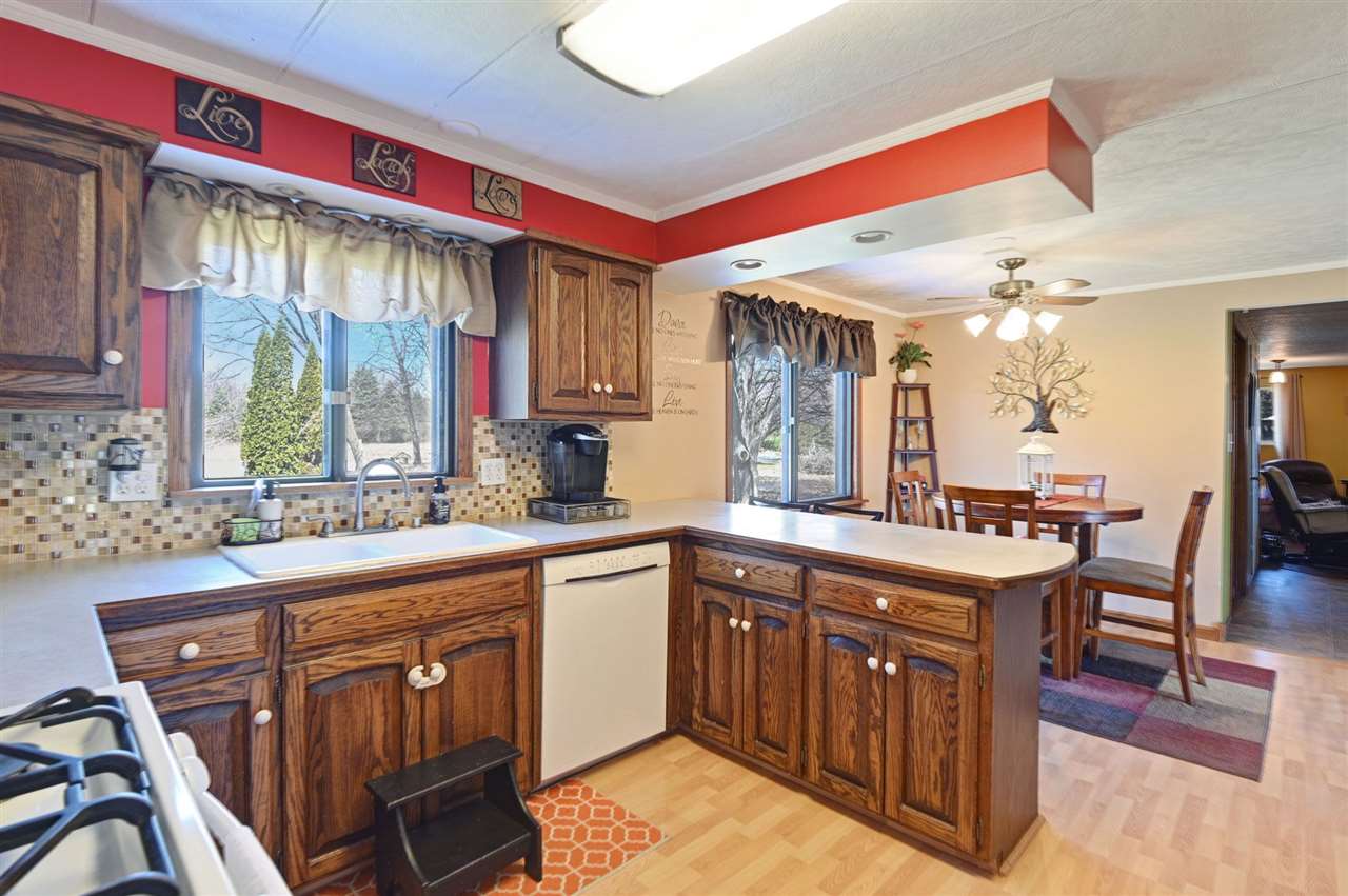 1535 East Parish Road Kawkawlin, MI 48631 - Photo 9 of 23