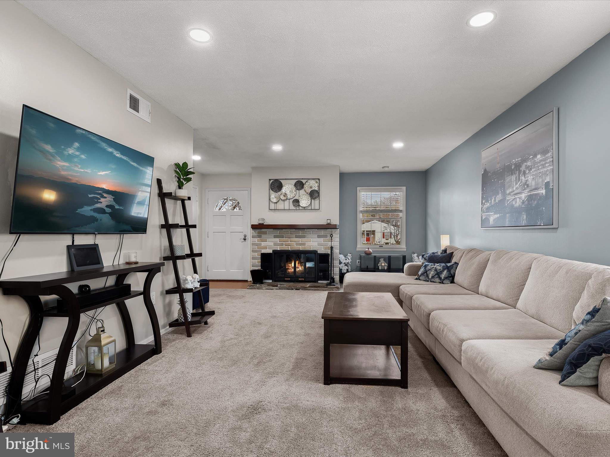 51 East Timonium Road Lutherville-Timonium, MD 21093 - Photo 5 of 42 Living Room