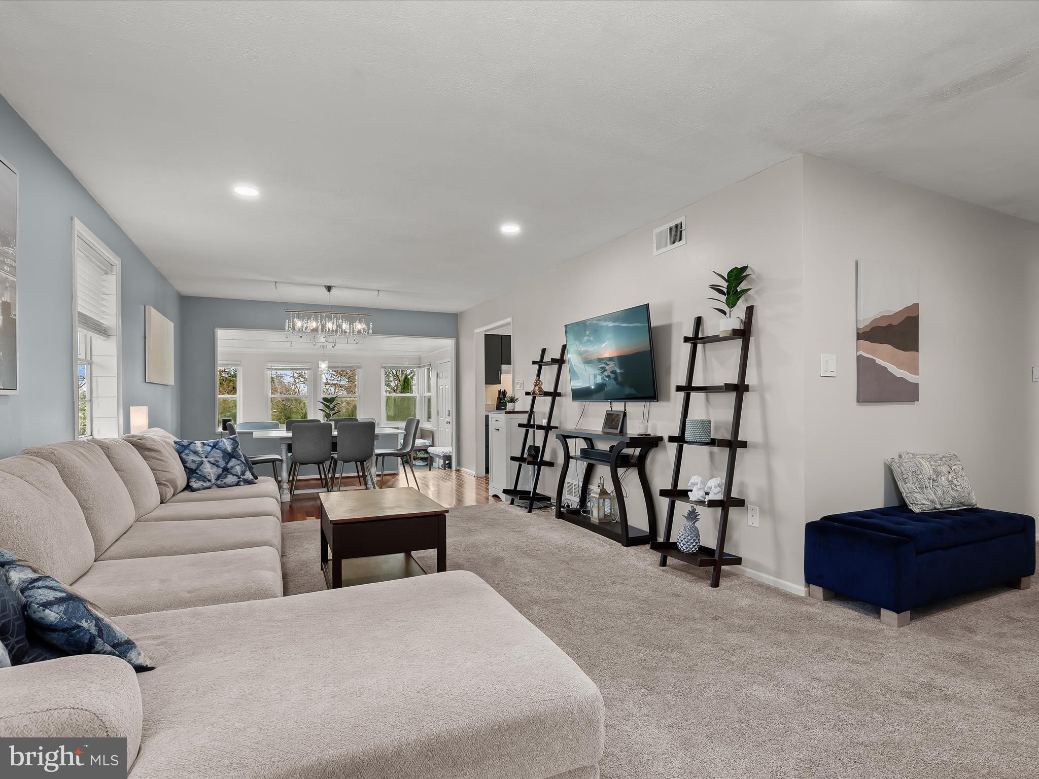 51 East Timonium Road Lutherville-Timonium, MD 21093 - Photo 7 of 42 Living Room