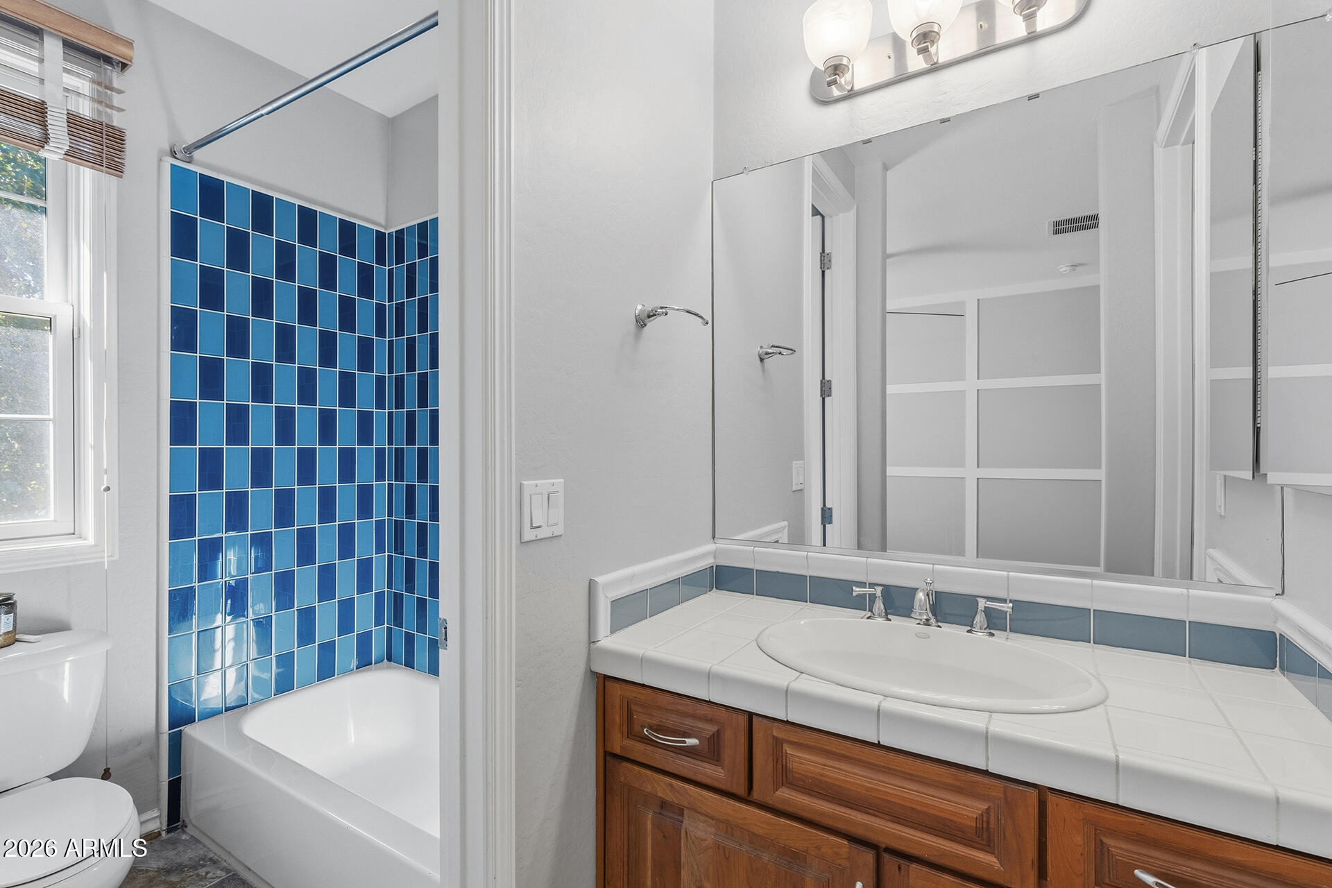 2454 East Roma Avenue Phoenix, AZ 85016 - Photo 22 of 38 35